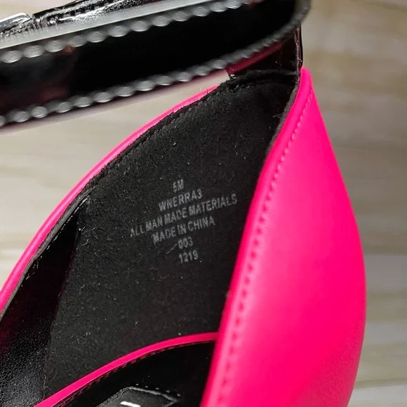 NIB Nine West Women Erra3 Hot Pink & Black Ankle Strap Pump Size 5M - Picture 5 of 7